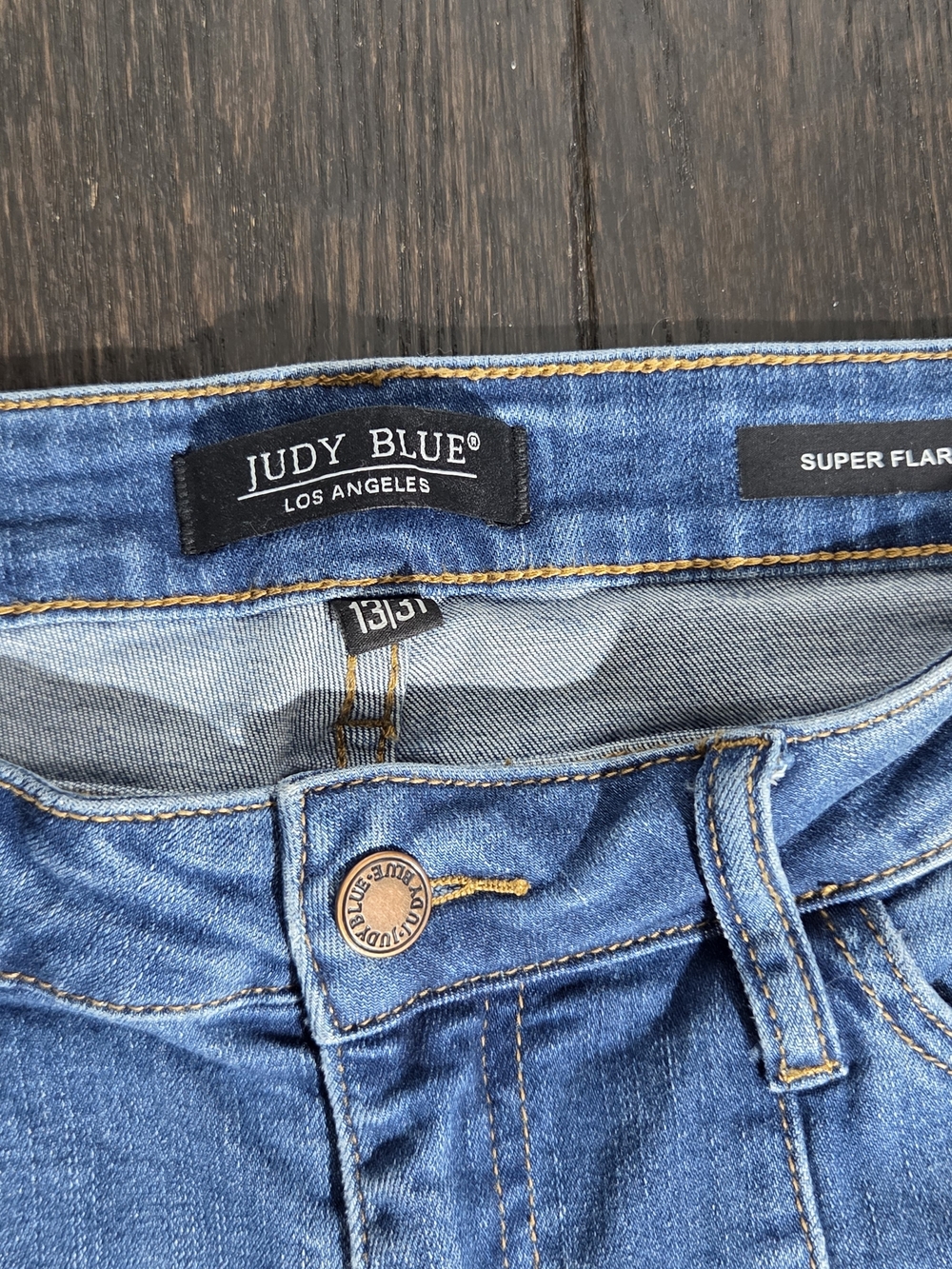 Judy Blue Women's Stretch Denim Jeans Super Flare Legs 13/31 Rough Hem - Picture 2 of 13